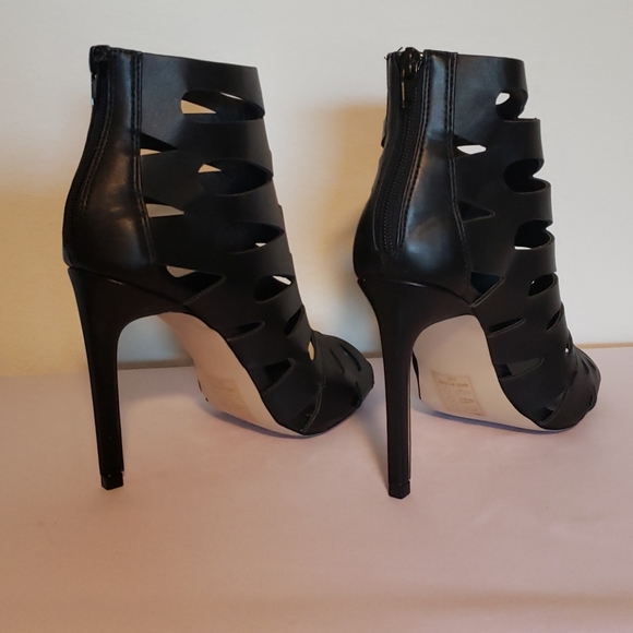 Black Cut Out Open Toe Heels - Picture 3 of 6
